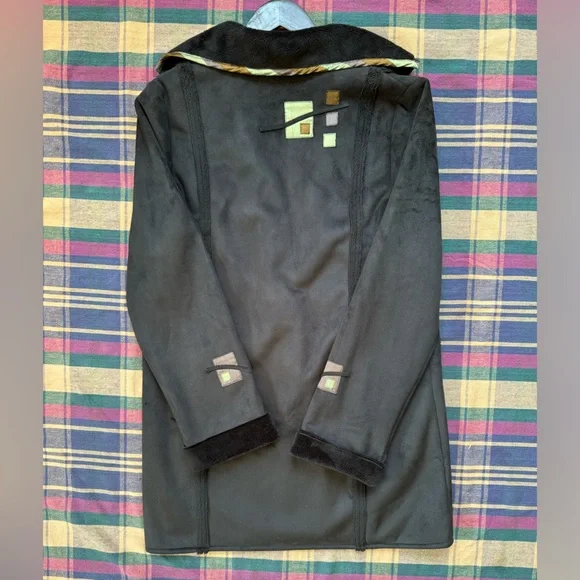 Icelandic Design Button Up Jacket - Picture 10 of 12